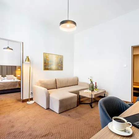 Hotel Lothus 3*